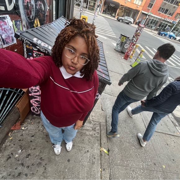 Meet your Posher, 𝒸 - Picture 1 of 1